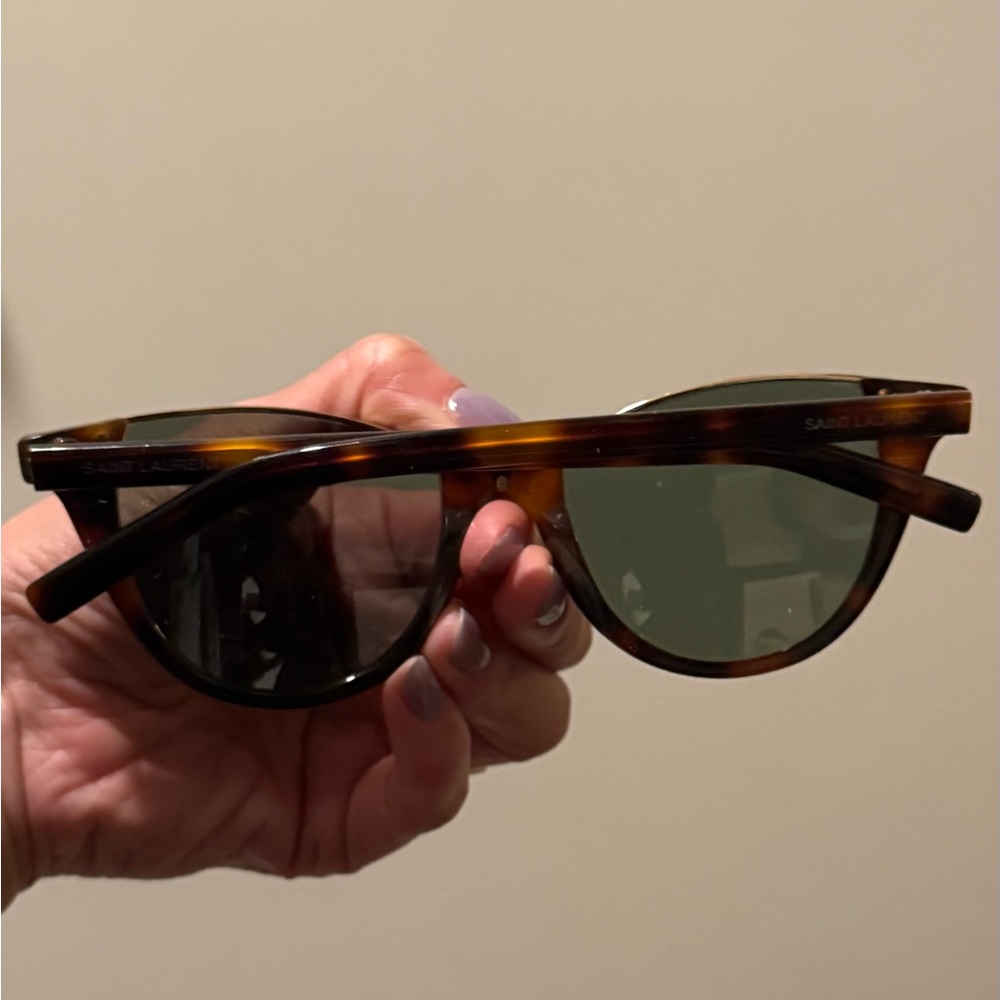 Saint Laurent “Stella” tortoise cat eye sunglasses in Havana/green - Picture 5 of 11
